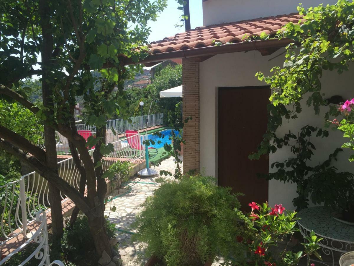 Villa Asia Holiday Home Сант-Агата-суи-Дуэ-Гольфи Экстерьер фото